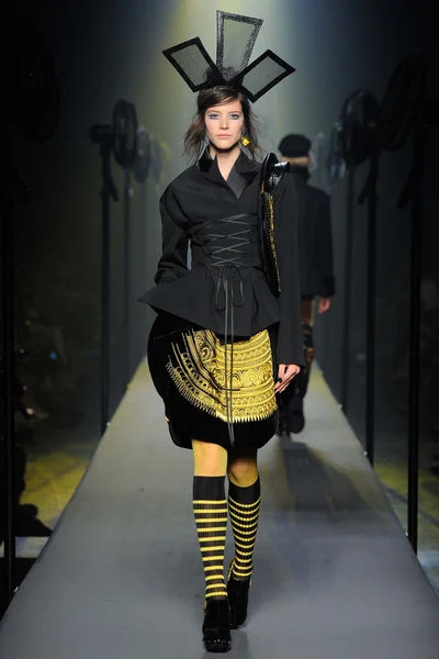 Look 32